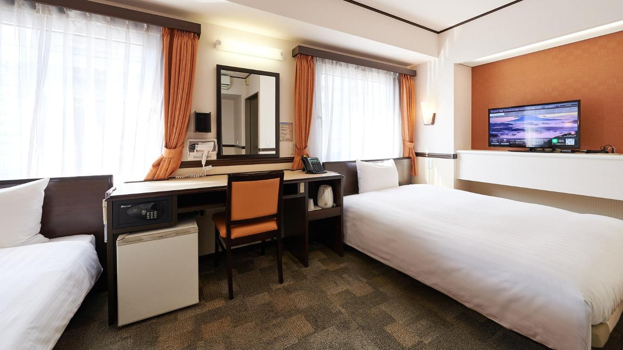 Toyoko Inn Tsushima Izuhara Номер фото